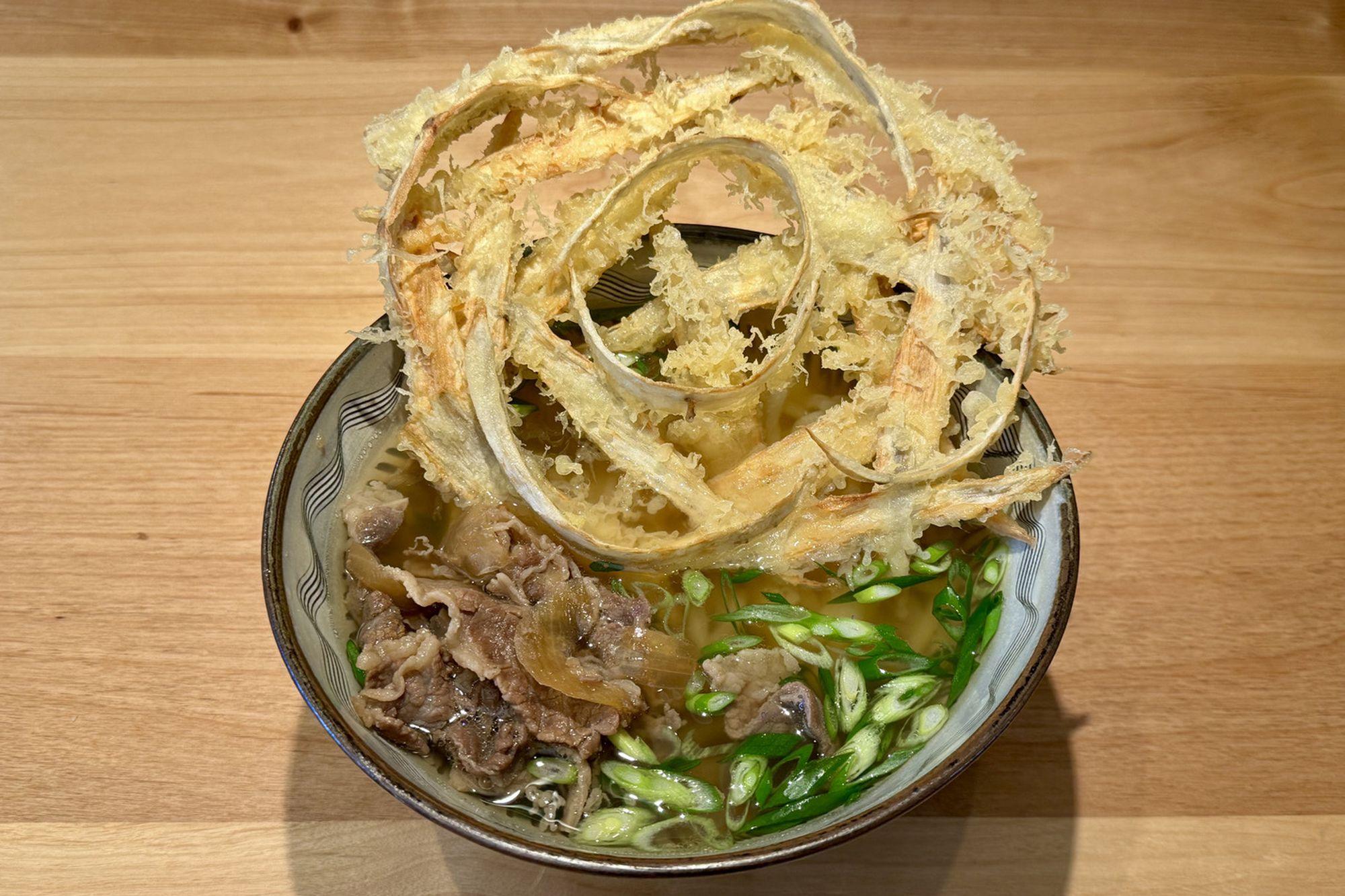 名物の大きなごぼ天（円形）
