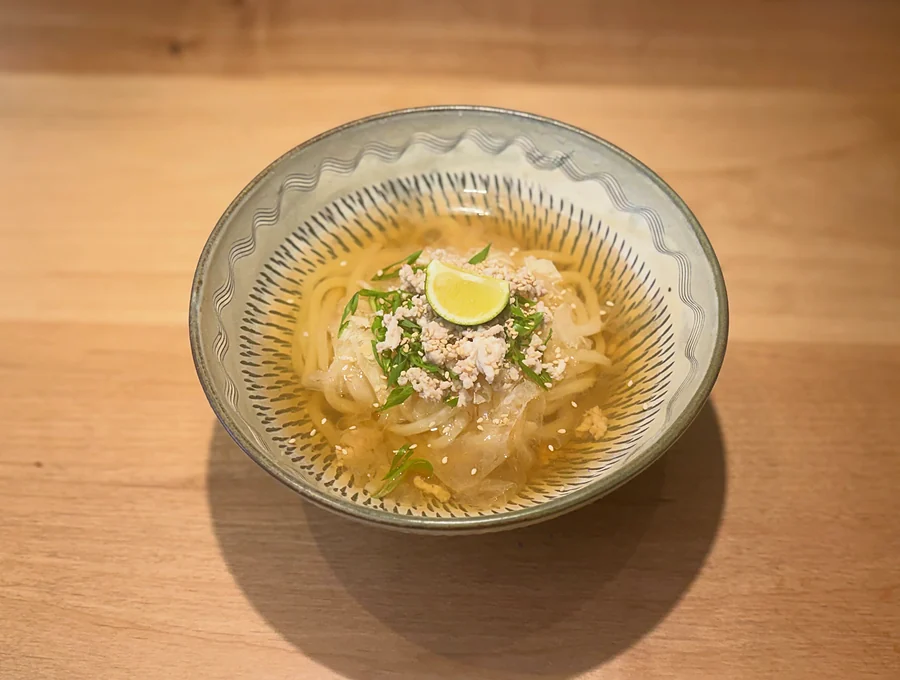 阿波尾鶏削り節と鶏出汁のすだち冷やかけうどん